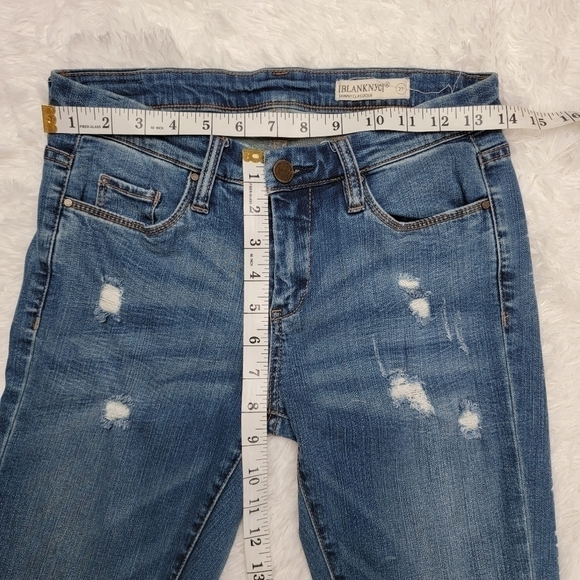 𝅺BLANKNYC Skinny Jeans - Picture 8 of 8